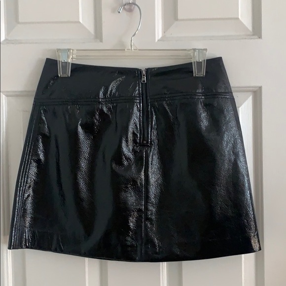 faux leather mini skirt - Picture 2 of 3